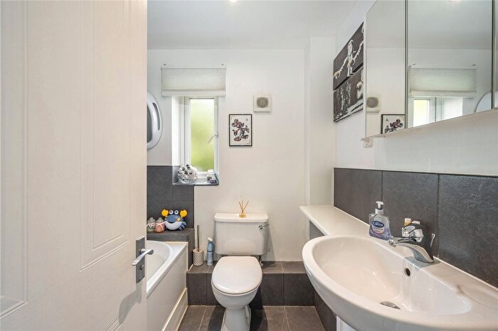 2 Bedroom End Of Terrace House For Sale In Brancaster Drive, Mill Hill, London, NW7