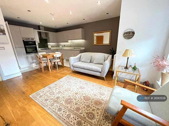 2 Bedroom Flat To Rent In Lime Court, Birmingham, B16