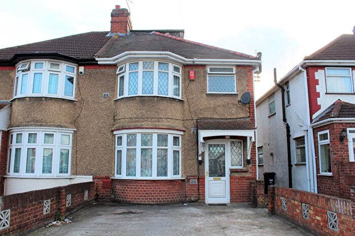 5 Bedroom Semi Detached House To Rent In Cardington Square, Hounslow, TW4