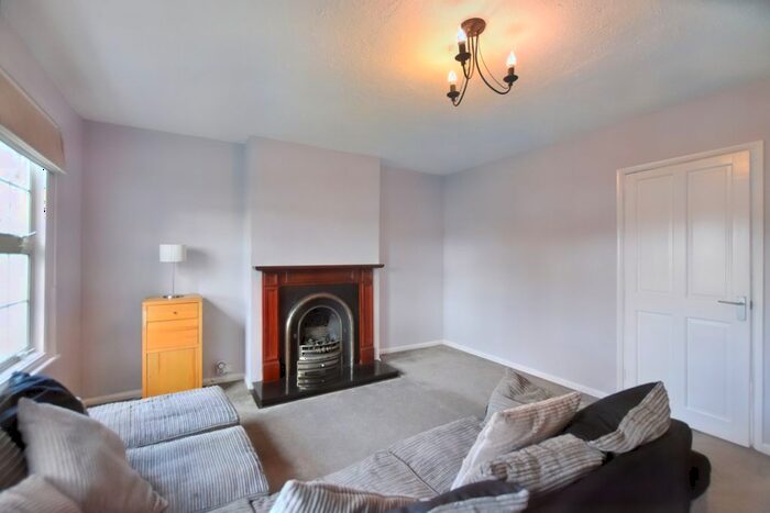 2 Bedroom End Of Terrace House To Rent In Leaves Green Road, Keston, BR2