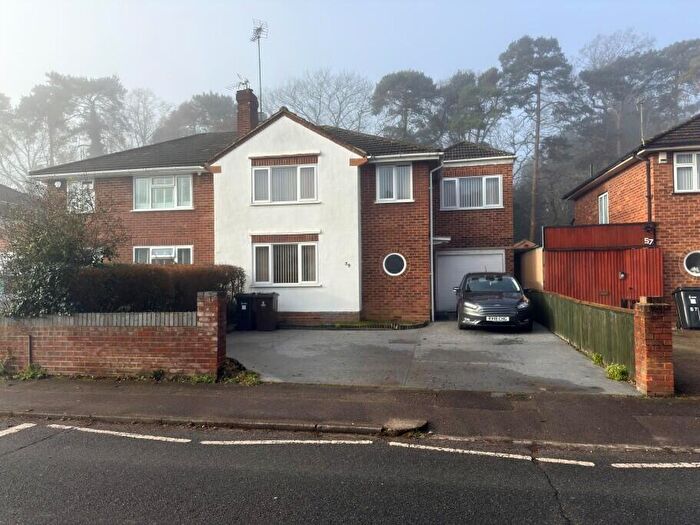 4 Bedroom Semi Detached House For Sale In Nightingale Road, Woodley, Reading, Berkshire, RG5