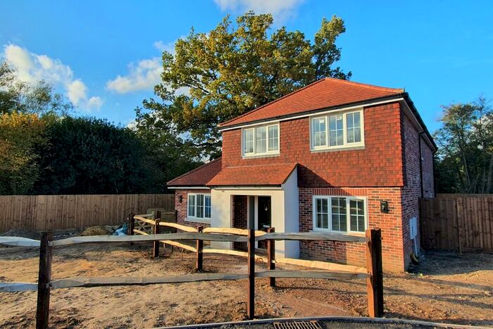 4 Bedroom Detached House To Rent In Frog Grove Lane, Wood Street Village, GU3