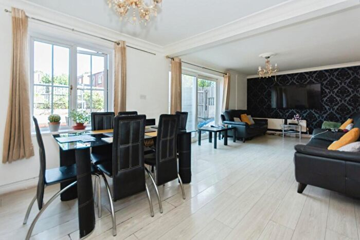 6 Bedroom Semi-Detached House For Sale In Palmerston Road, Birmingham, West Midlands, B11