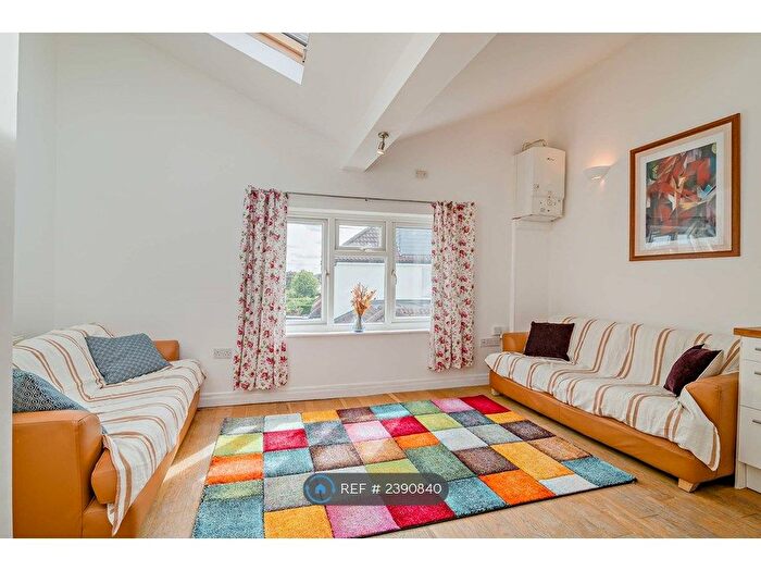 2 Bedroom Flat To Rent In Redland, Bristol, BS6