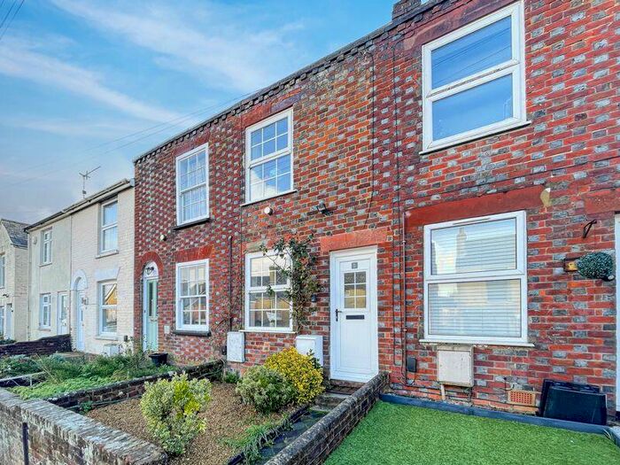 2 Bedroom House To Rent In Fellows Road, Cowes - Furnished Month Let Only, PO31