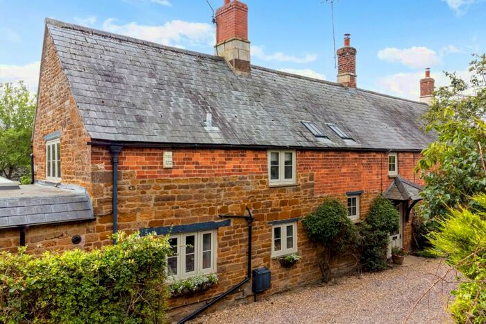 3 Bedroom Semi-Detached House For Sale In Main Street, Lyddington, Oakham, Rutland, LE15