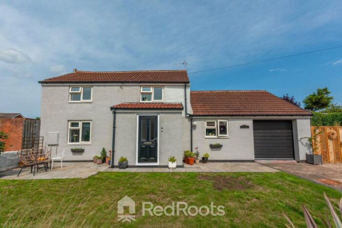 2 Bedroom Detached House For Sale In Sandbeds Lane, Westwoodside, Doncaster, Lincolnshire, DN9