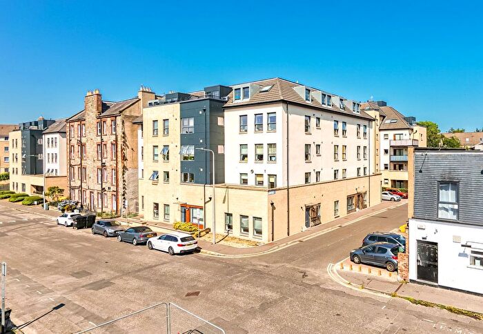 2 Bedroom Flat For Sale In A Hatters Lane, Edinburgh, EH7