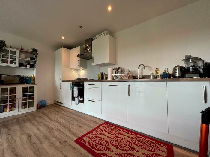 2 Bedroom Apartment To Rent In Cadbury House, B5