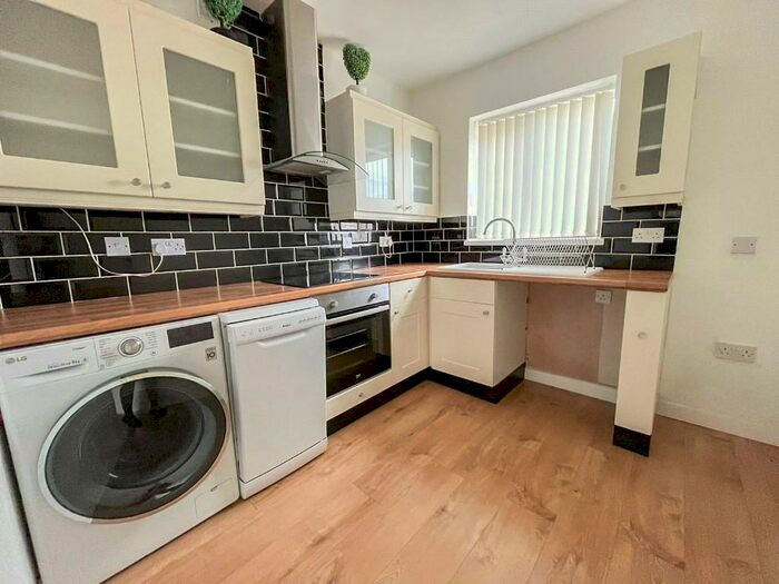 2 Bedroom Detached Bungalow To Rent In Mill Lane, South Ferriby, DN18