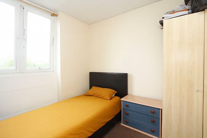 5 Bedroom Flat To Rent In Carlton Vale, London, NW6