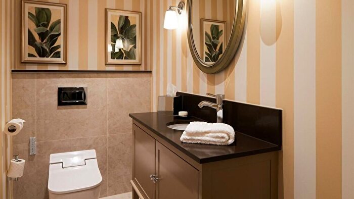 2 Bedroom Flat To Rent In London, W8