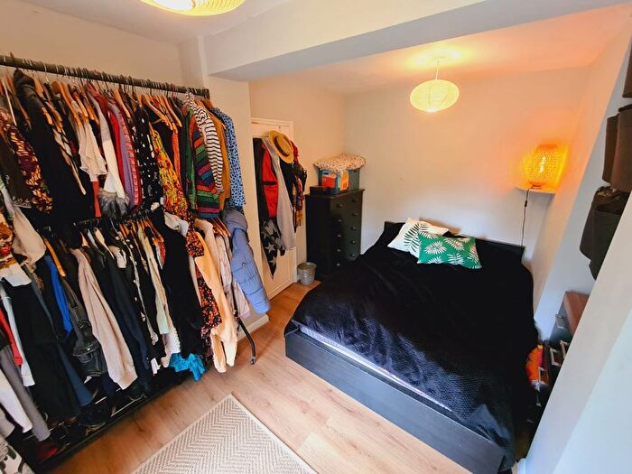 1 Bedroom Flat To Rent In Palmerston Crescent, London, N13