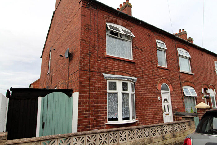 4 Bedroom End Of Terrace House To Rent In Talbot Street, Swadlincote, DE11
