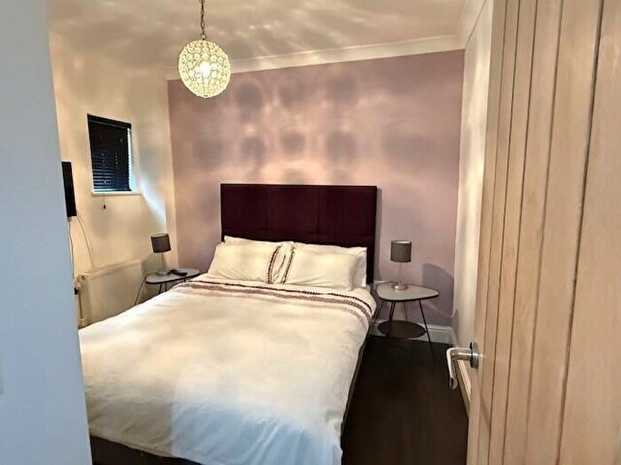 1 Bedroom Flat To Rent In Grand Avenue, BH6