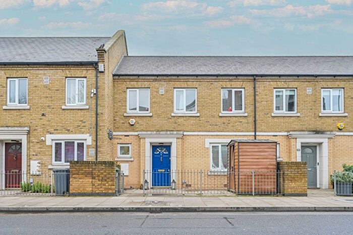 4 Bedroom Property To Rent In Abbott Road, Poplar, London, E14