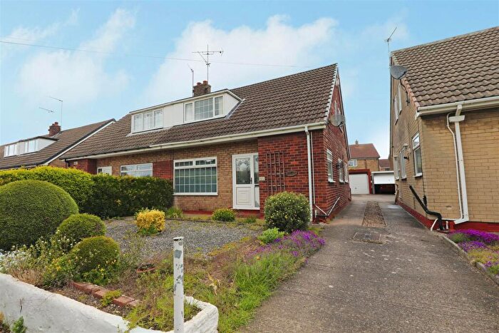 2 Bedroom Semi-Detached Bungalow For Sale In Kelston Drive, Hessle, HU13