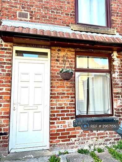 2 Bedroom End Of Terrace House To Rent In St Helens St, Barnsley, S74