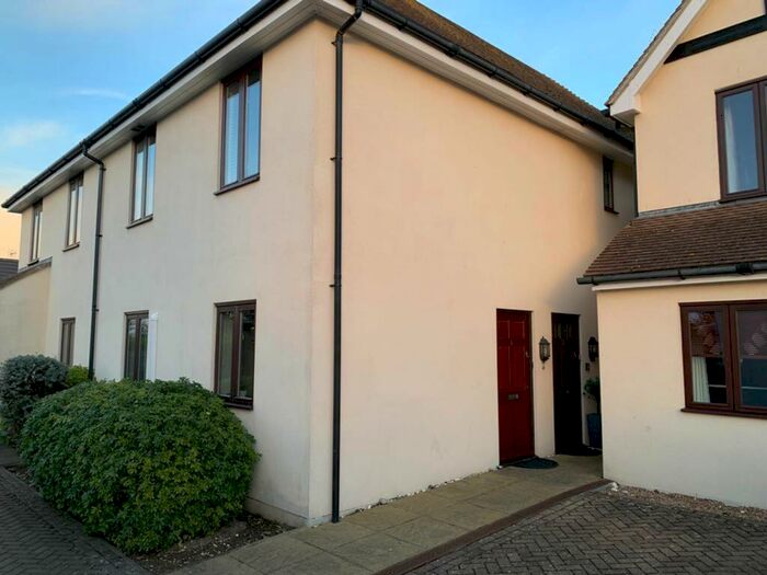 2 Bedroom Apartment To Rent In Kingsgate Avenue, Broadstairs, CT10