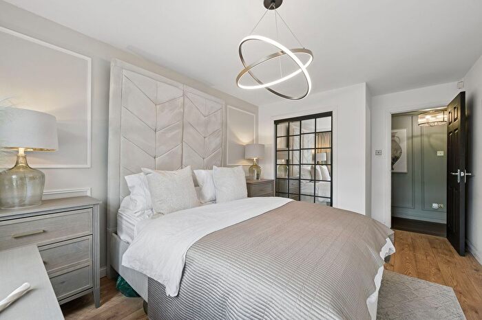 2 Bedroom Flat For Sale In Deer Path, Harthill, ML7