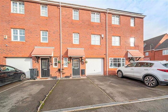 3 Bedroom Town House For Sale In Bickon Drive, Quarry Bank, DY5