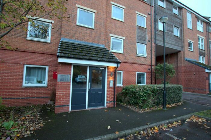 2 Bedroom Flat To Rent In Chain Court, Swindon, SN1