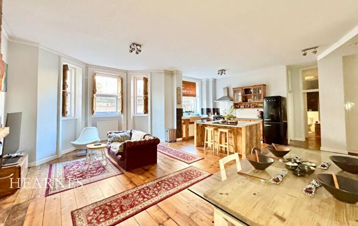 2 Bedroom Apartment For Sale In Durley Gardens, West Cliff, Bournemouth, BH2