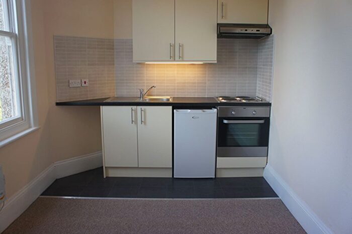 1 Bedroom Studio To Rent In Flat, York Avenue, BN3