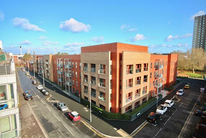 2 Bedroom Apartment To Rent In Cross Street, Portsmouth, PO1