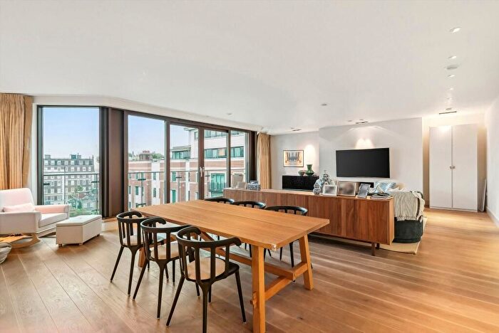 3 Bedroom Flat To Rent In Thornwood Lodge, Thornwood Gardens, W8