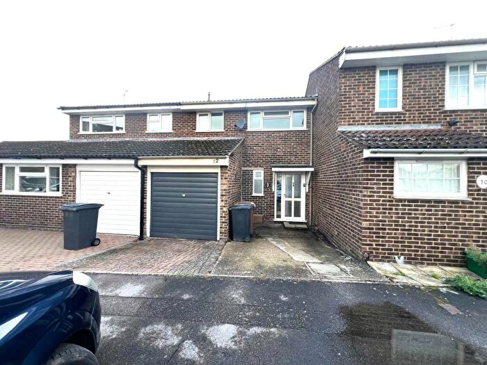 3 Bedroom Terraced House To Rent In Sunflower Close, Springfield, CM1