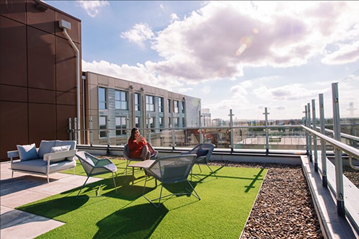 2 Bedroom Apartment To Rent In Solstice Apartments, Milton Keynes Milton Keynes, MK9