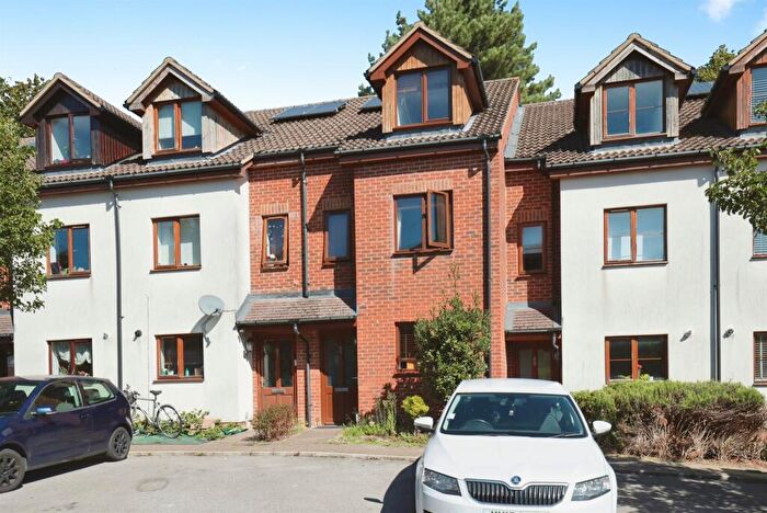 4 Bedroom Terraced House For Sale In John North Close, High Wycombe, HP11