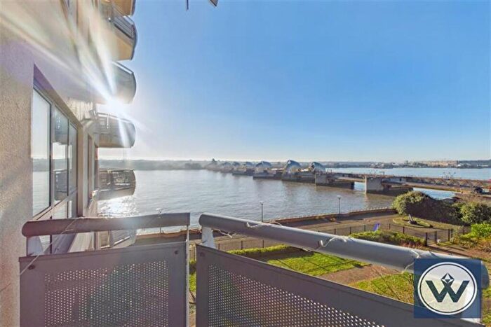 2 Bedroom Flat To Rent In Wards Wharf Approach, E16