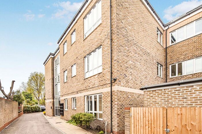 1 Bedroom Flat To Rent In Choumert Road, London, SE15