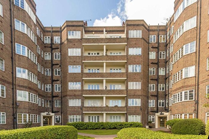 4 Bedroom Flat To Rent In Chiswick Village, London, W4