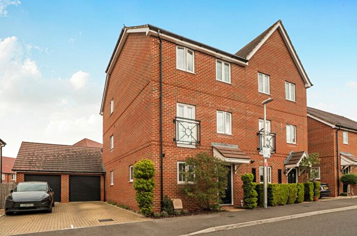 4 Bedroom Detached House For Sale In Copsewood, Wokingham, Berkshire, RG41