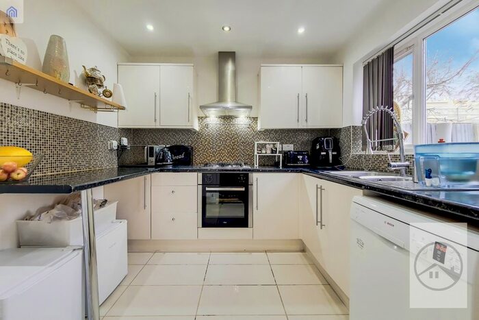 3 Bedroom End Of Terrace House To Rent In Daniel Close, Colliers Wood, SW17