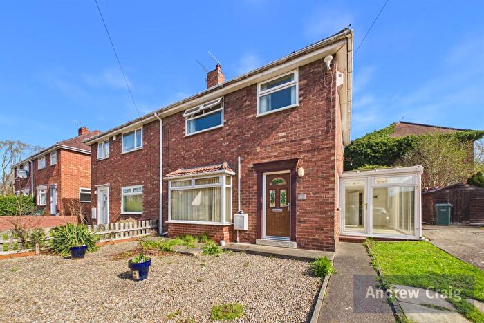 3 Bedroom Semi-Detached House For Sale In Elgin Place, Birtley, DH3