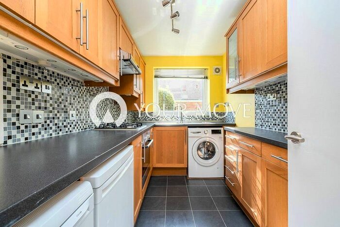 2 Bedroom Flat To Rent In Upton Dene, Sutton, Surrey, SM2