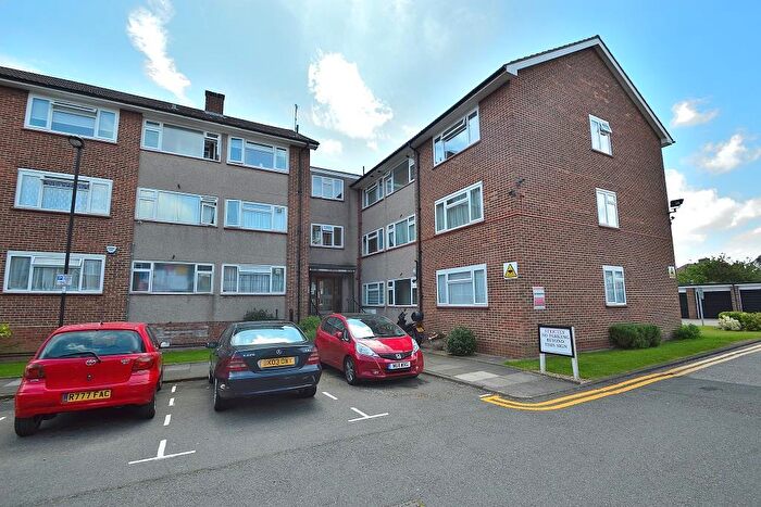 Flat To Rent In Ashmead, Chase Road, London, N14