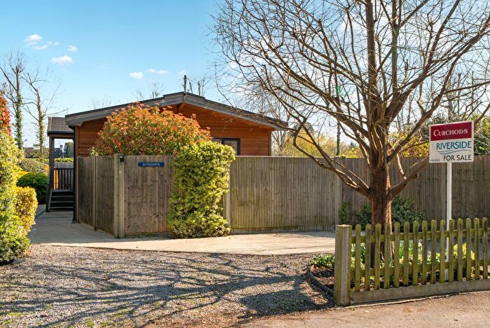 2 Bedroom Detached House For Sale In Laleham Reach, Chertsey, KT16