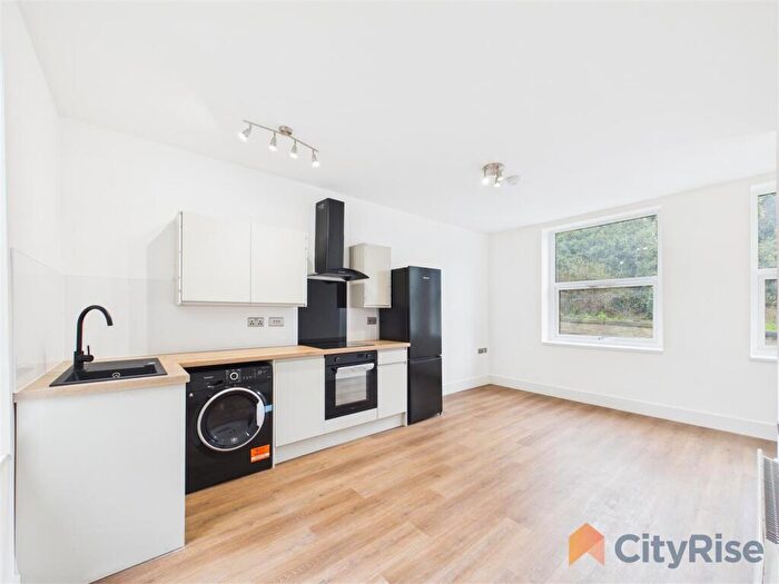 1 Bedroom Apartment To Rent In Brunswick Street, Morley, LS27