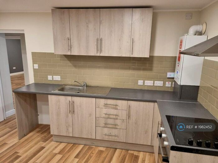 2 Bedroom Flat To Rent In Whalley Road, Accrington, BB5