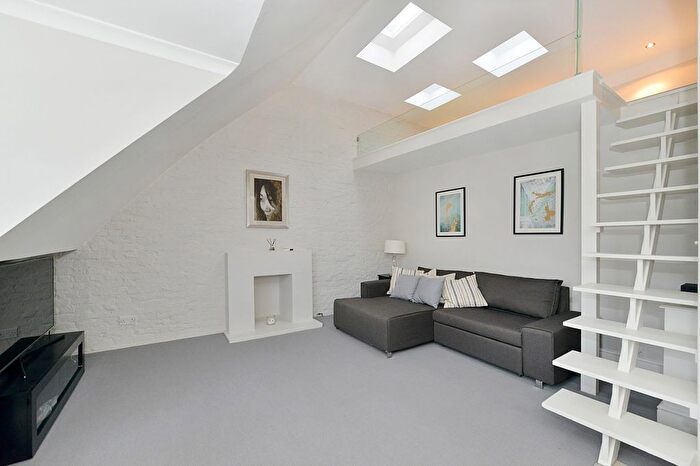 1 Bedroom Flat For Sale In Ladbroke Gardens, London, W11