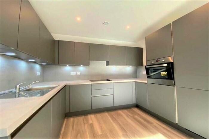 4 Bedroom House To Rent In Ruffle House, E13