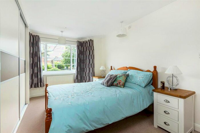 2 Bedroom Flat To Rent In Deanhill Court, East Sheen, SW14