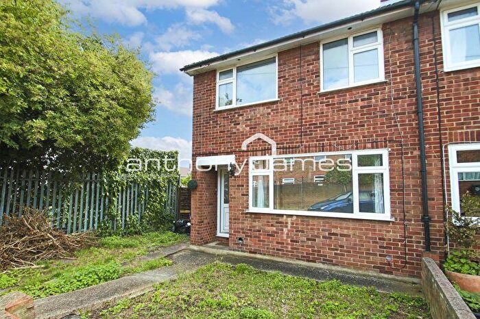 3 Bedroom End Of Terrace House To Rent In Nursery Close, Dartford, Kent, DA2