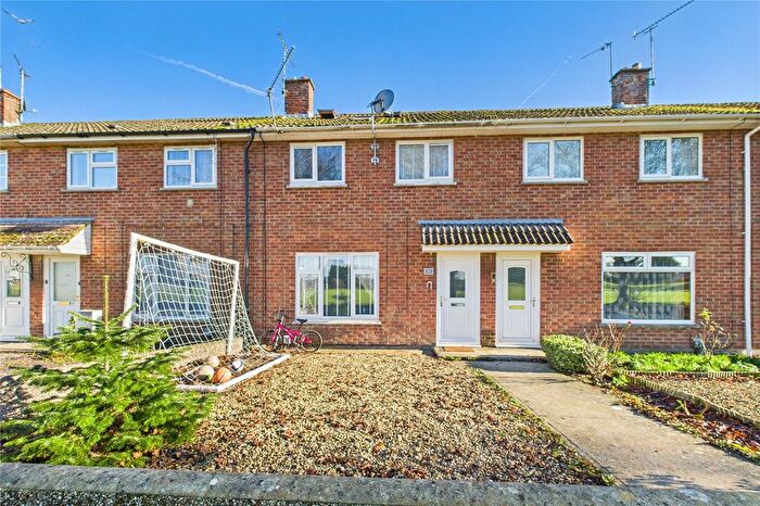 5 Bedroom Terraced House For Sale In Charlbury Close, Moredon, Swindon, SN25