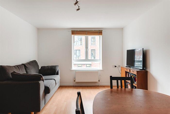 2 Bedroom Flat For Sale In Eastway, London, E9